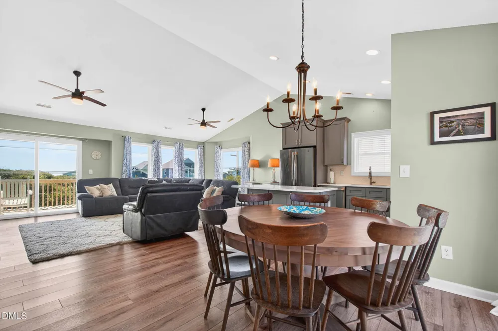 1125 S Topsail Drive Surf City, NC 28445