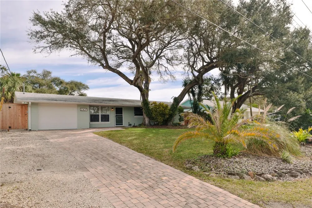 2307 SAXON DRIVE New Smyrna Beach, FL 32169