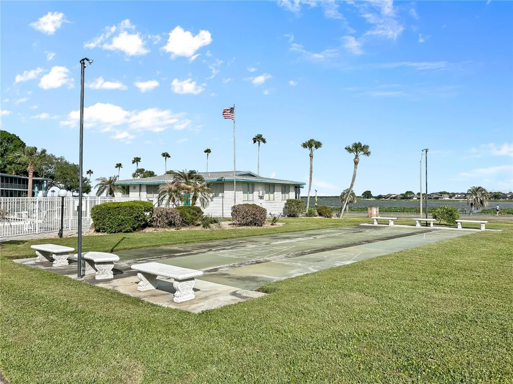 1600 W LAKE PARKER DRIVE #C4 Lakeland, FL 33805
