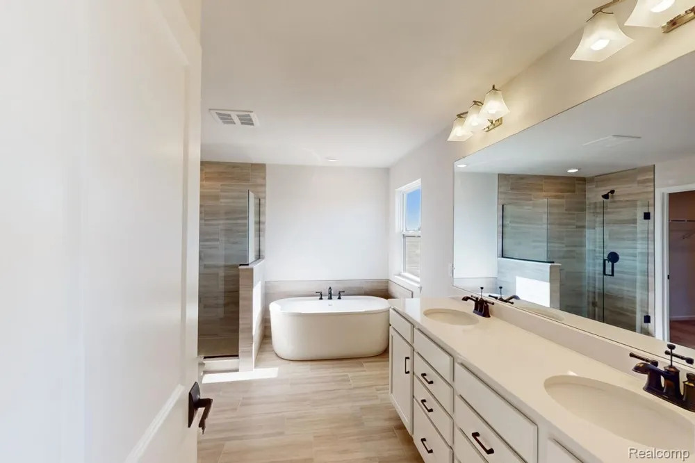61887 Hevel Lane Washington Township, MI 48094