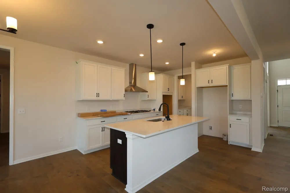 61887 Hevel Lane Washington Township, MI 48094
