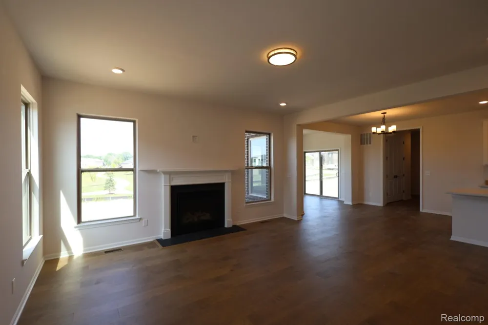 61887 Hevel Lane Washington Township, MI 48094