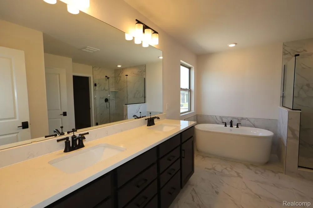 61887 Hevel Lane Washington Township, MI 48094