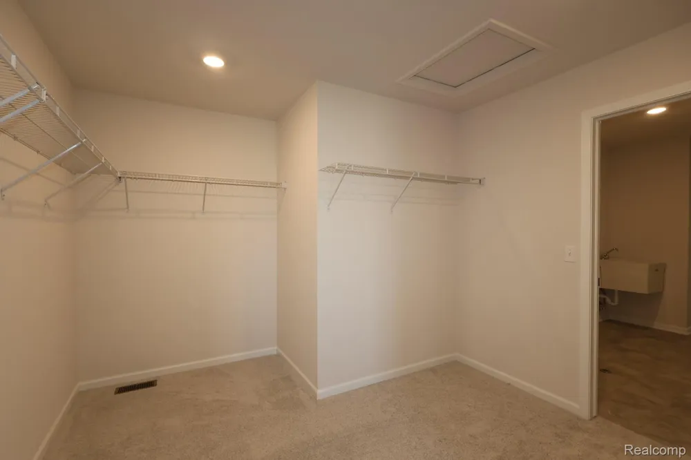 61887 Hevel Lane Washington Township, MI 48094
