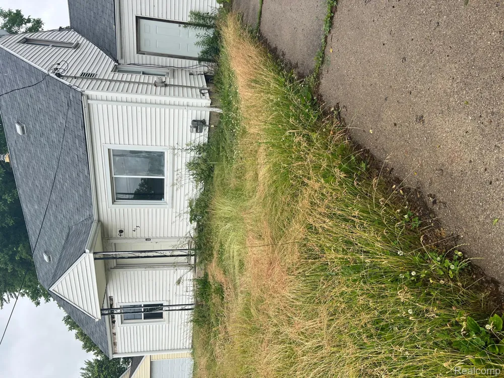 413 E Hemphill Road Flint City, MI 48507