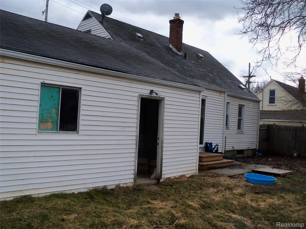 413 E Hemphill Road Flint City, MI 48507