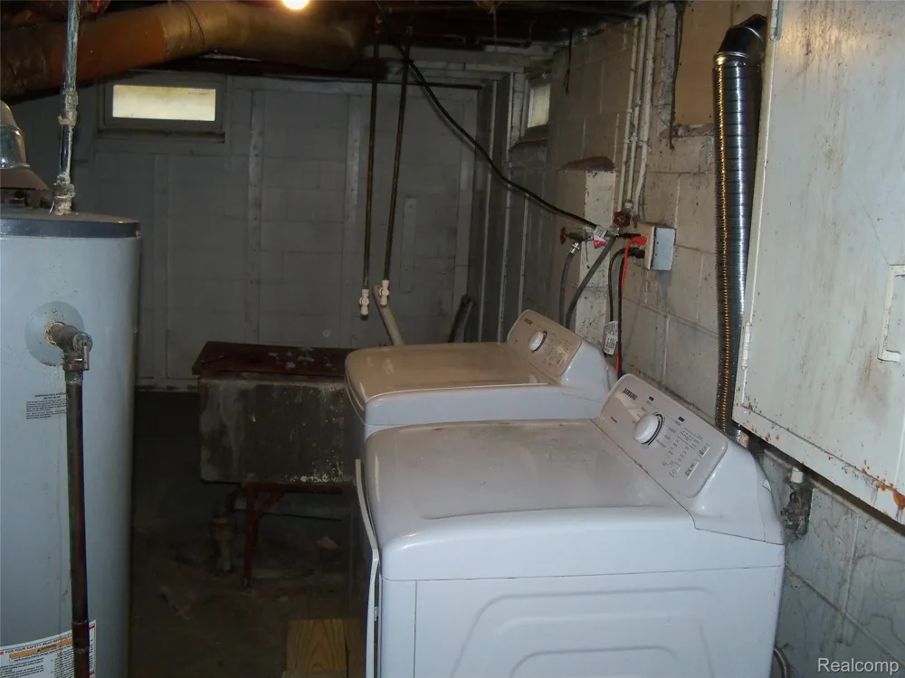 413 E Hemphill Road Flint City, MI 48507