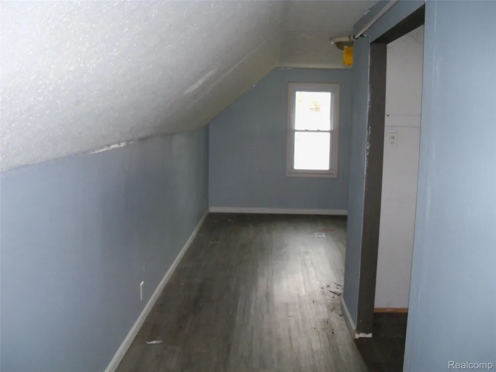 413 E Hemphill Road Flint City, MI 48507