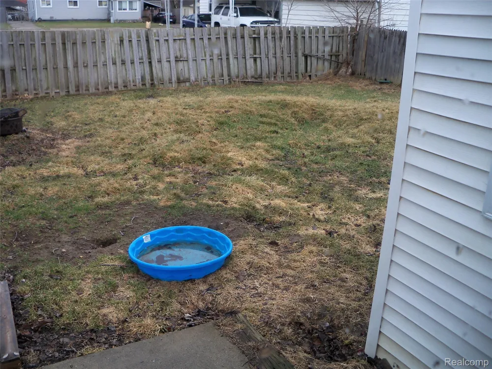 413 E Hemphill Road Flint City, MI 48507