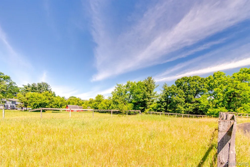 4090 PERRYVILLE ROAD Groveland Township, MI 48462