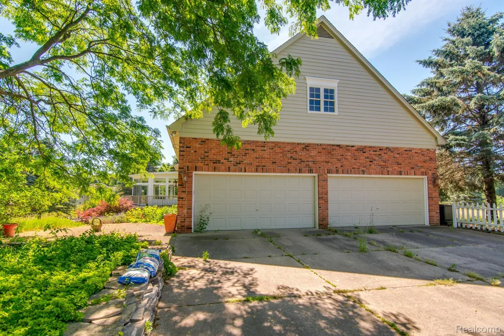 4090 PERRYVILLE ROAD Groveland Township, MI 48462