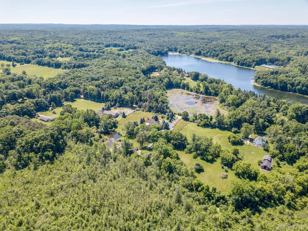 4090 PERRYVILLE ROAD Groveland Township, MI 48462