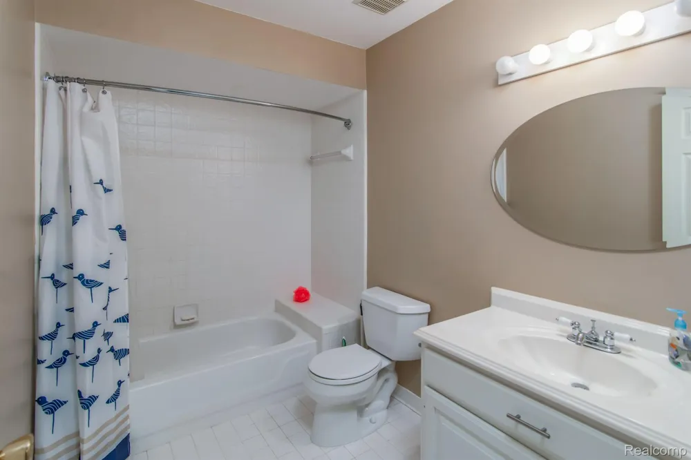 4090 PERRYVILLE ROAD Groveland Township, MI 48462