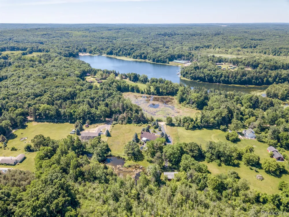 4090 PERRYVILLE ROAD Groveland Township, MI 48462
