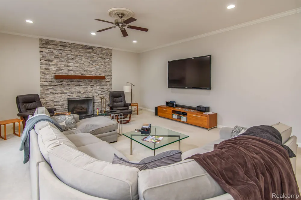 4090 PERRYVILLE ROAD Groveland Township, MI 48462