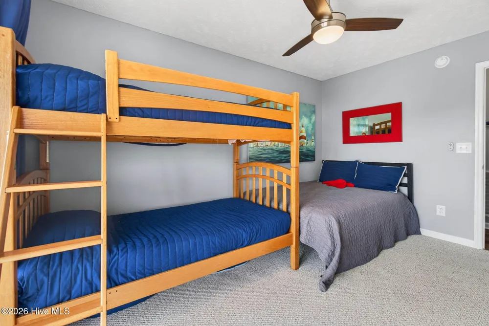 1125 S Topsail Drive Surf City, NC 28445