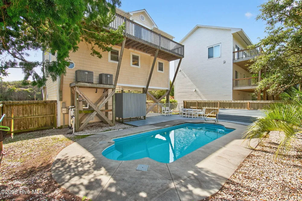 1125 S Topsail Drive Surf City, NC 28445