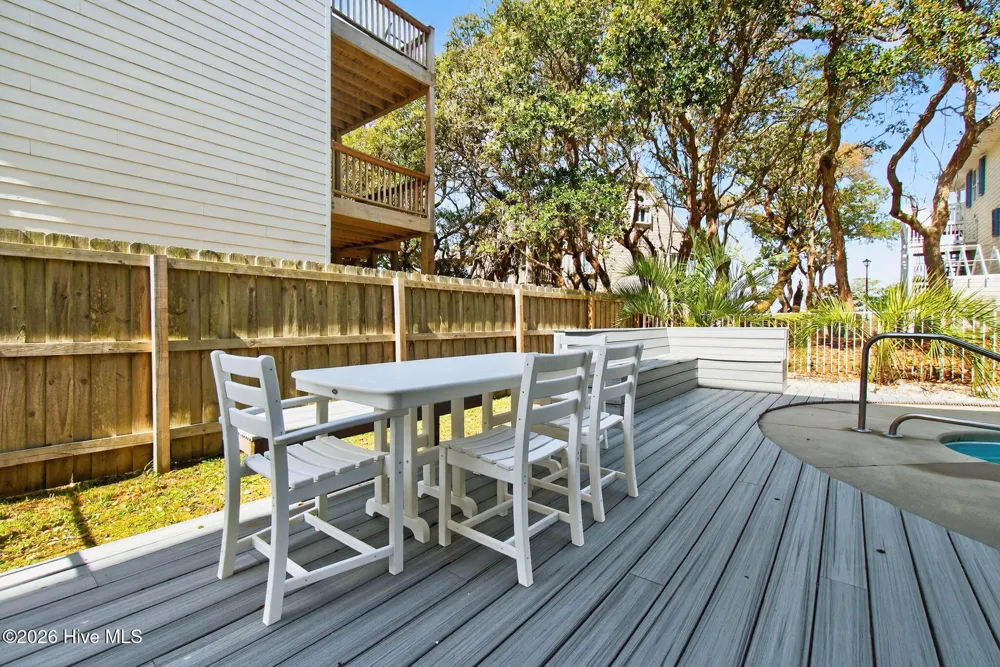 1125 S Topsail Drive Surf City, NC 28445