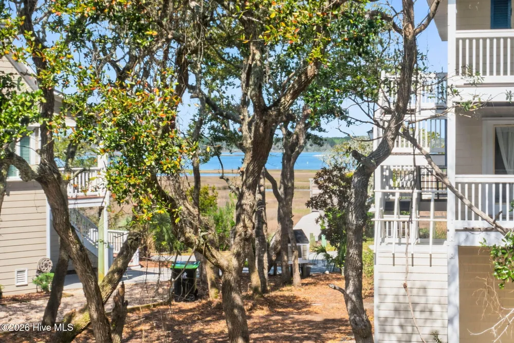 1125 S Topsail Drive Surf City, NC 28445