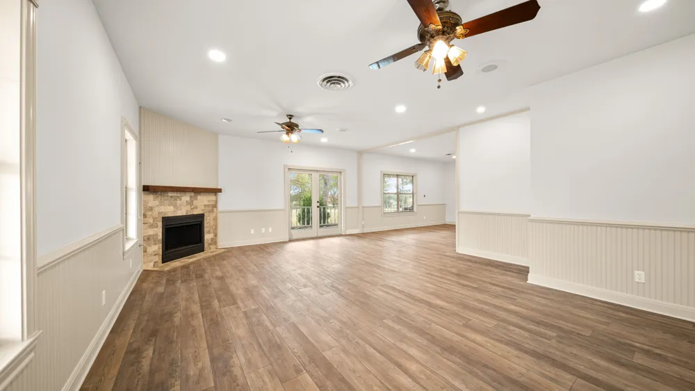 2205 S US Highway 77 Giddings, TX 78942