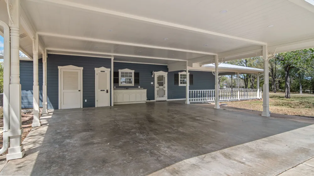2205 S US Highway 77 Giddings, TX 78942
