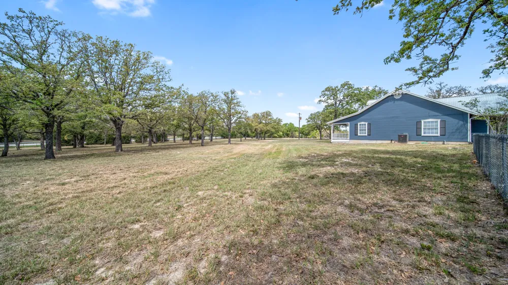 2205 S US Highway 77 Giddings, TX 78942