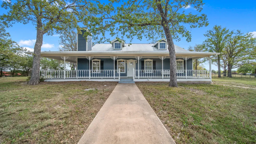 2205 S US Highway 77 Giddings, TX 78942