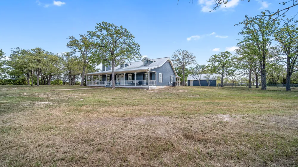 2205 S US Highway 77 Giddings, TX 78942
