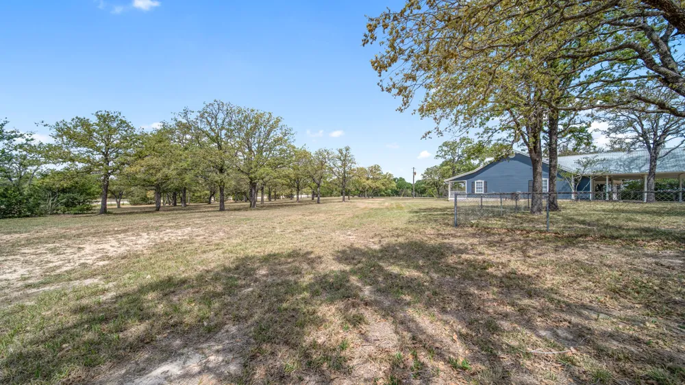 2205 S US Highway 77 Giddings, TX 78942