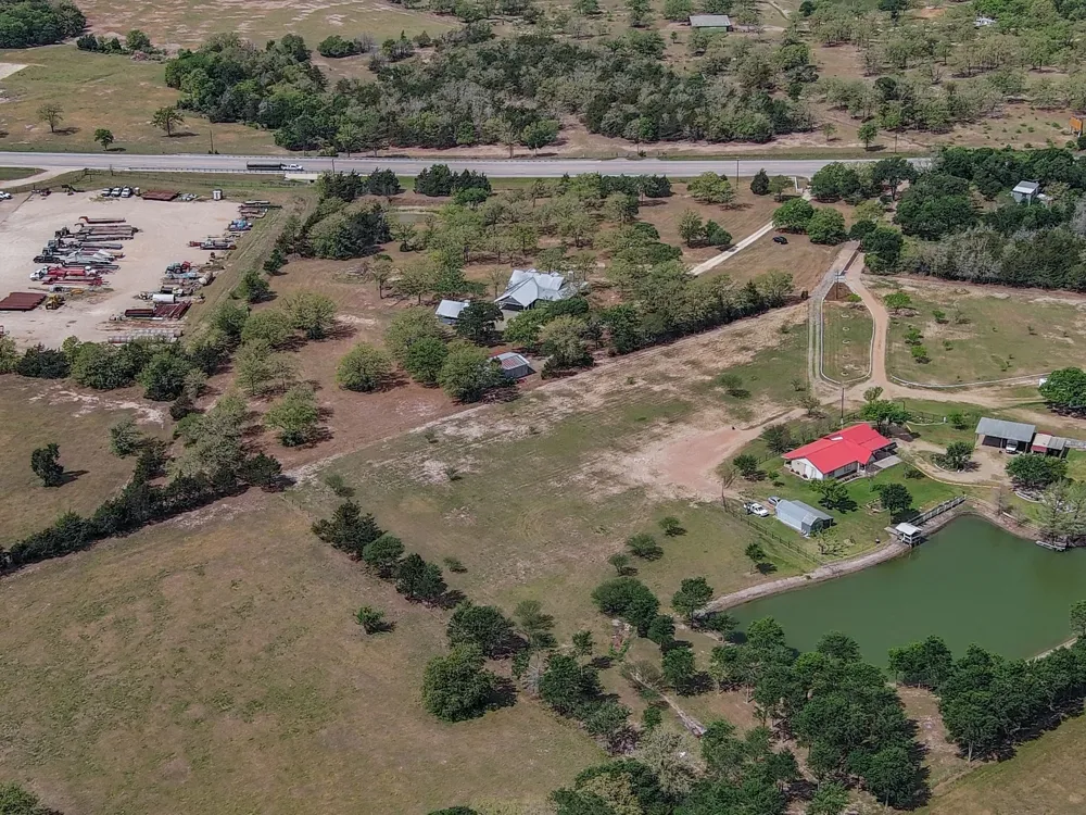2205 S US Highway 77 Giddings, TX 78942
