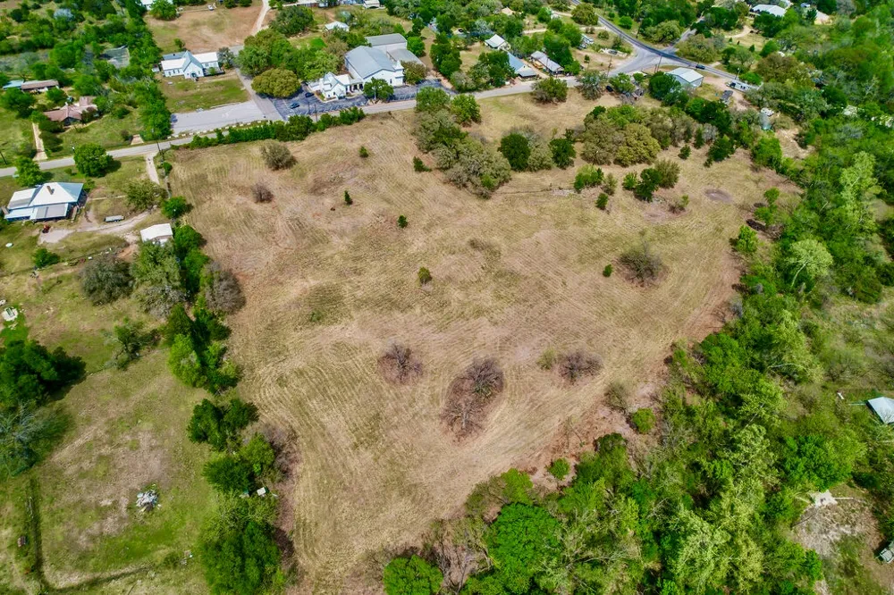 7908 CR 404 Spicewood, TX 78669
