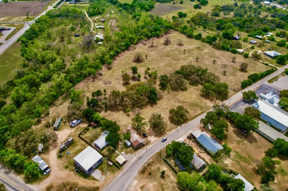 7908 CR 404 Spicewood, TX 78669