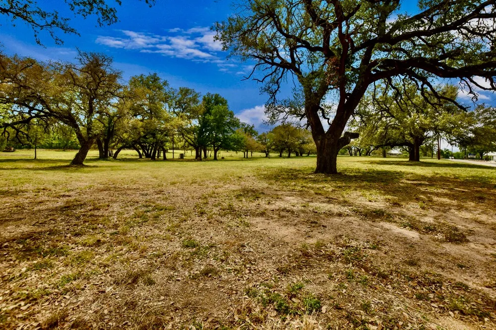 7908 CR 404 Spicewood, TX 78669