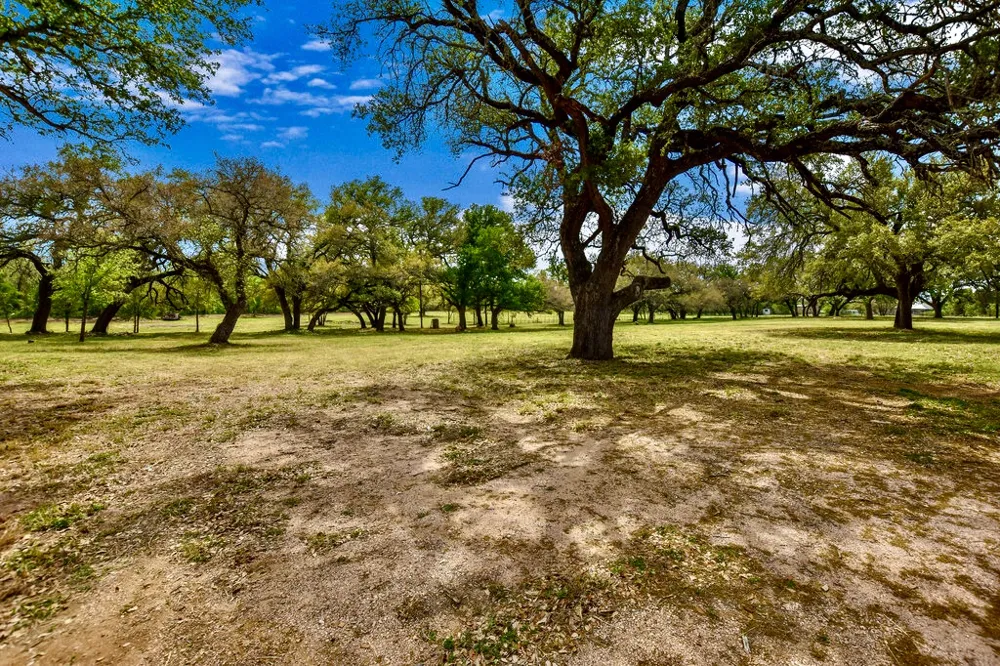 7908 CR 404 Spicewood, TX 78669