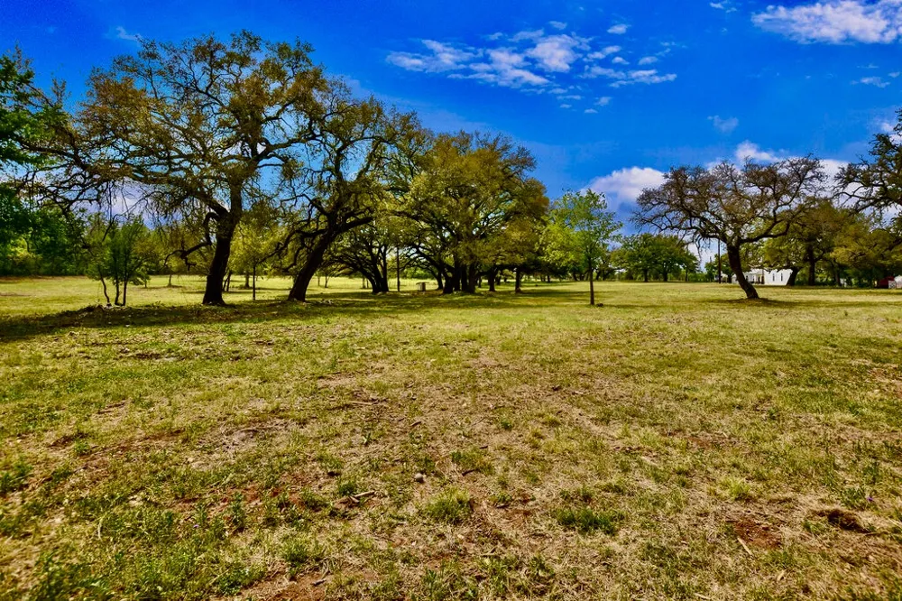 7908 CR 404 Spicewood, TX 78669