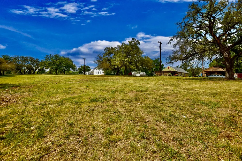7908 CR 404 Spicewood, TX 78669