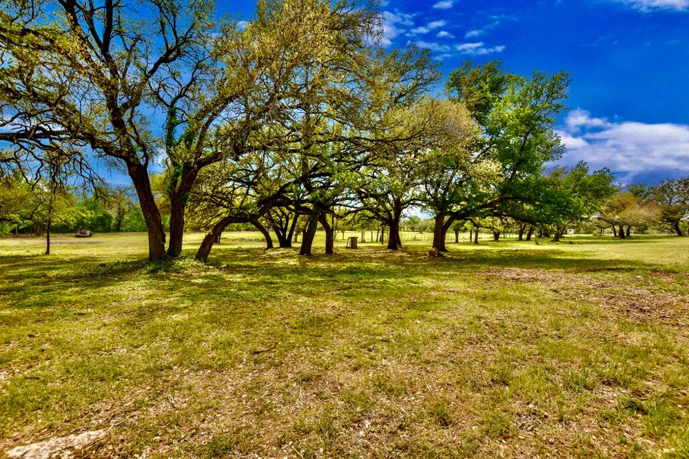 7908 CR 404 Spicewood, TX 78669