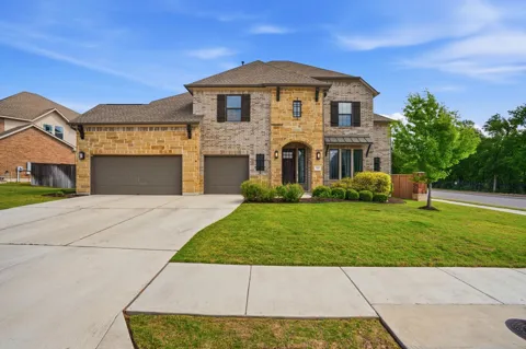 100 Hiddenfox Cove
