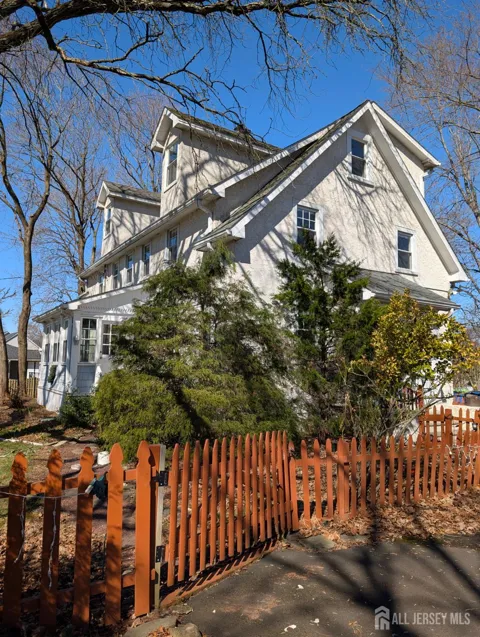 4 New Amwell Road