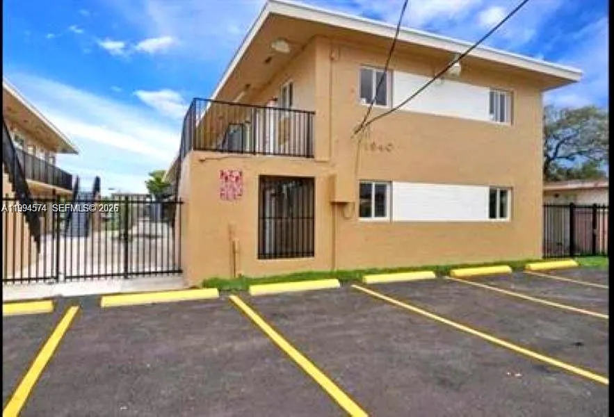 1920 Washington Ave #3 Opa-Locka, FL 33054