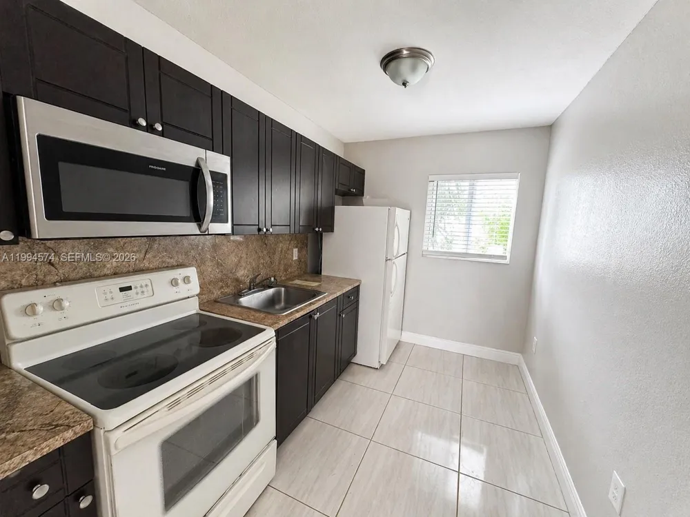 1920 Washington Ave #3 Opa-Locka, FL 33054