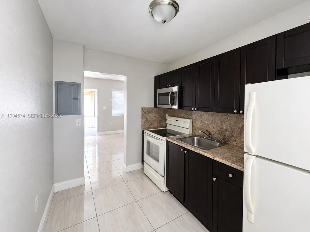 1920 Washington Ave #3 Opa-Locka, FL 33054
