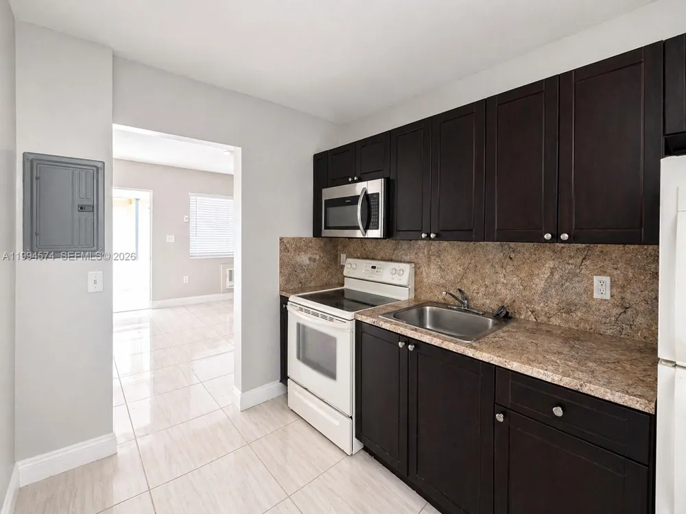 1920 Washington Ave #3 Opa-Locka, FL 33054