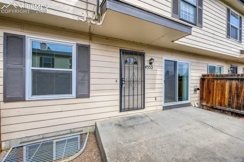 4552 Lamplighter Circle