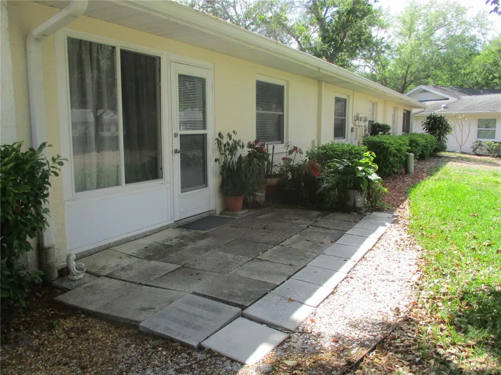 2124 HAILSTONE CIRCLE Sun City Center, FL 33573
