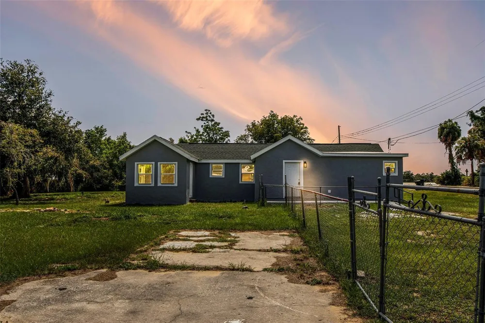 205 E CORNELL STREET Avon Park, FL 33825