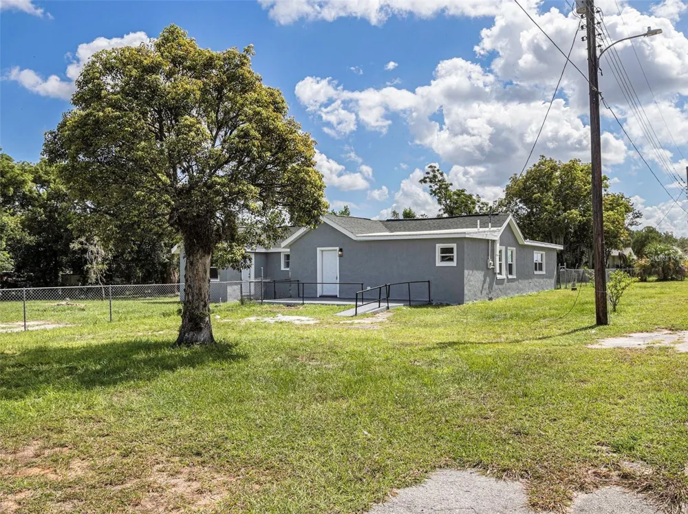 205 E CORNELL STREET Avon Park, FL 33825