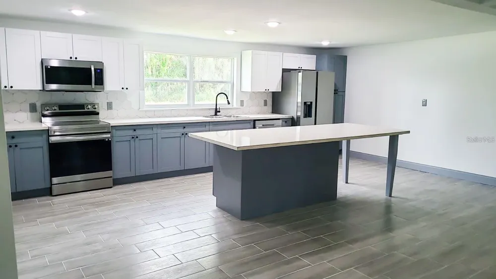 205 E CORNELL STREET Avon Park, FL 33825