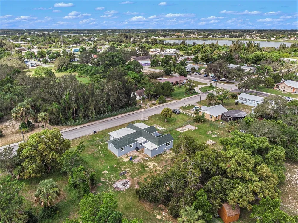 205 E CORNELL STREET Avon Park, FL 33825