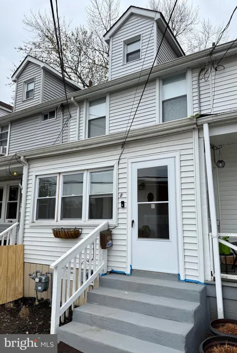 84 E BURLINGTON STREET
